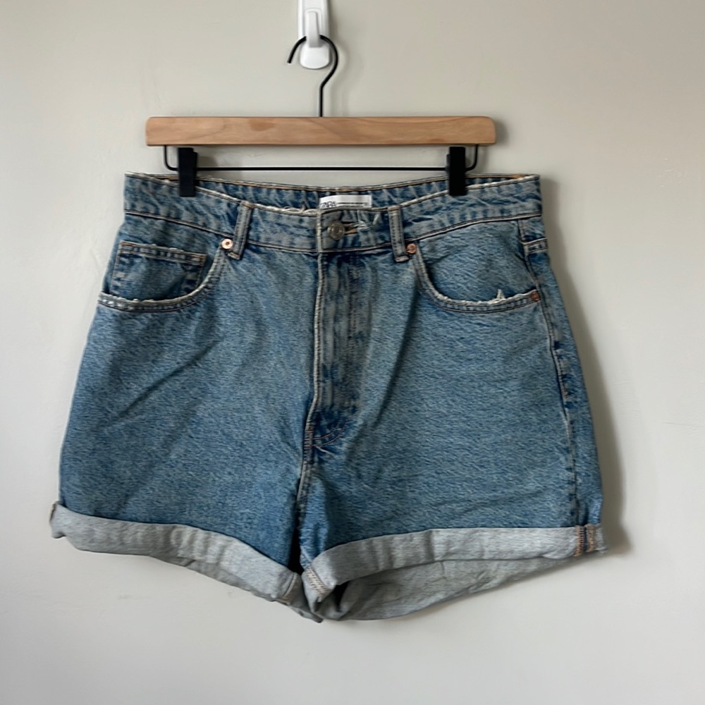 Zara cuffed denim shorts size 12